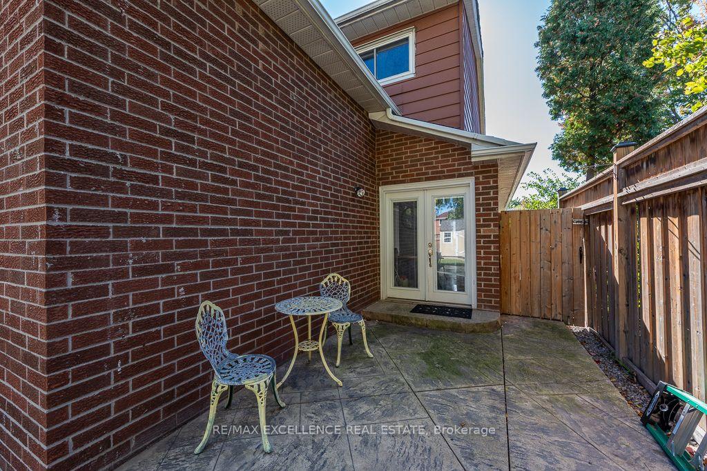 Photo 28 of 41 Trewartha Crescent, Brampton, Heart Lake West — HOMEH
