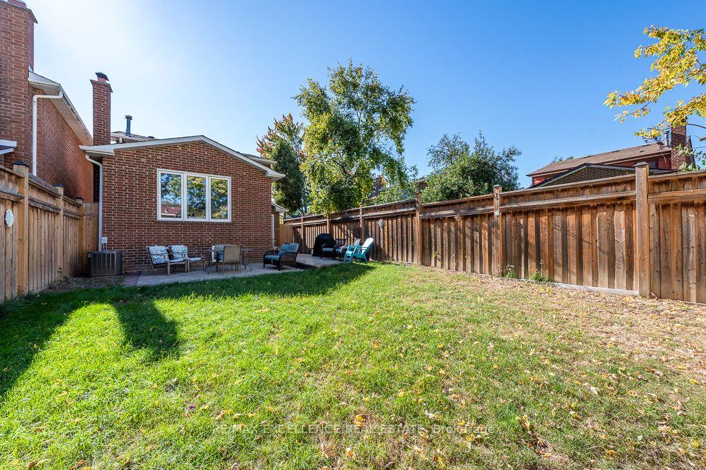 Photo 29 of 41 Trewartha Crescent, Brampton, Heart Lake West — HOMEH