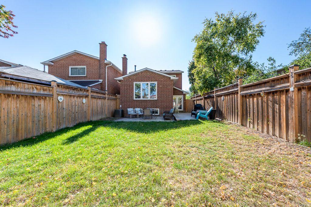Photo 30 of 41 Trewartha Crescent, Brampton, Heart Lake West — HOMEH