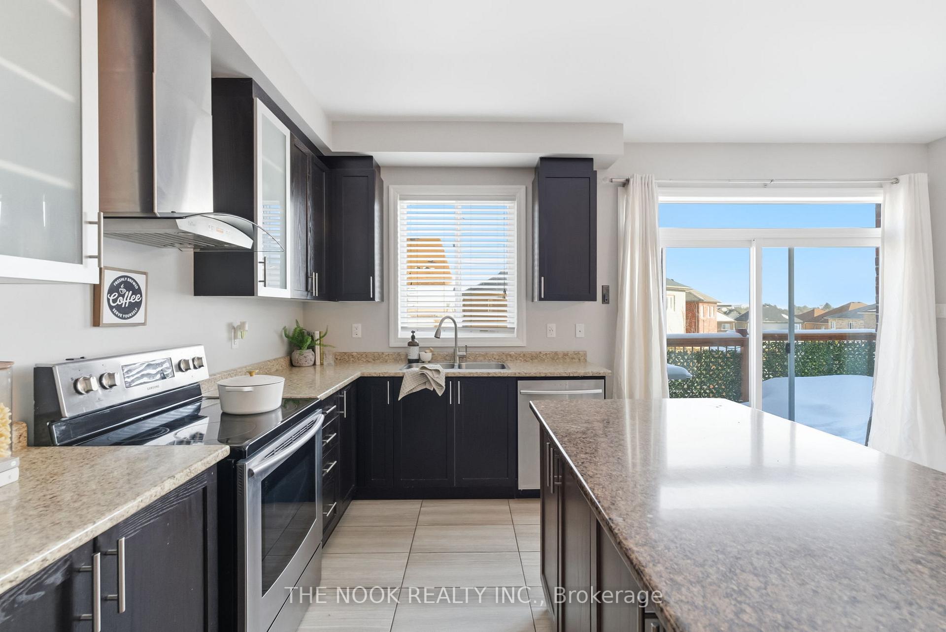 Photo 9 of 2507 Standardbred Drive, Oshawa, Windfields — HOMEH