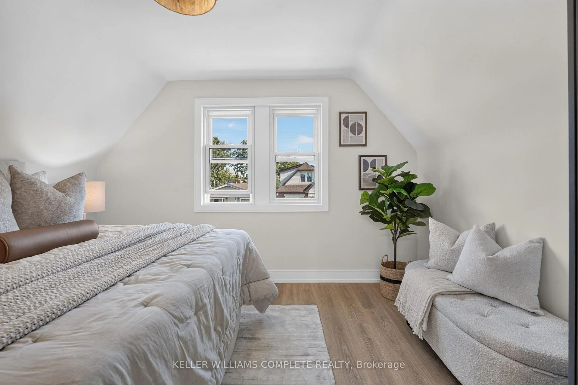 Photo 34 of 215 Paling Avenue, Hamilton, Homeside — HOMEH