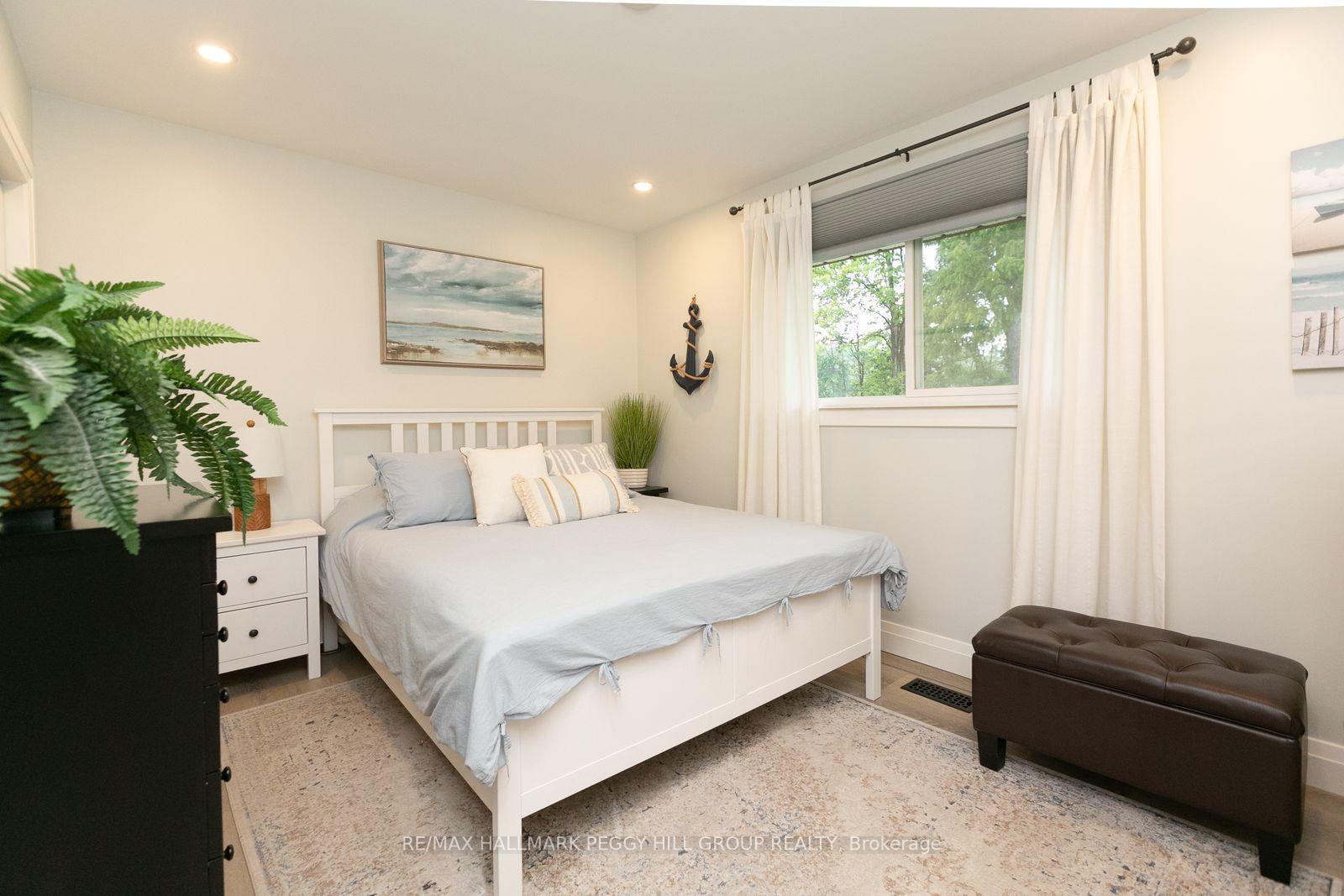 Photo 11 of Unit Upper, 20 Ottaway Avenue, Barrie, Wellington — HOMEH