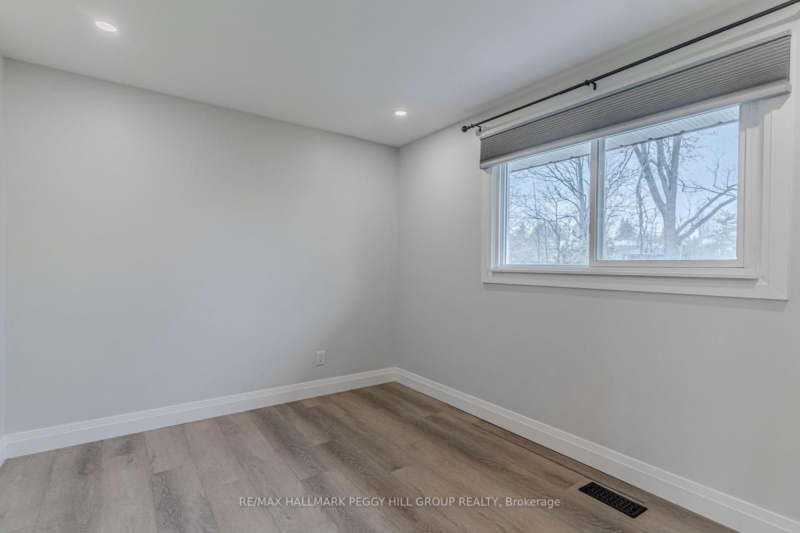 Photo 12 of Unit Upper, 20 Ottaway Avenue, Barrie, Wellington — HOMEH
