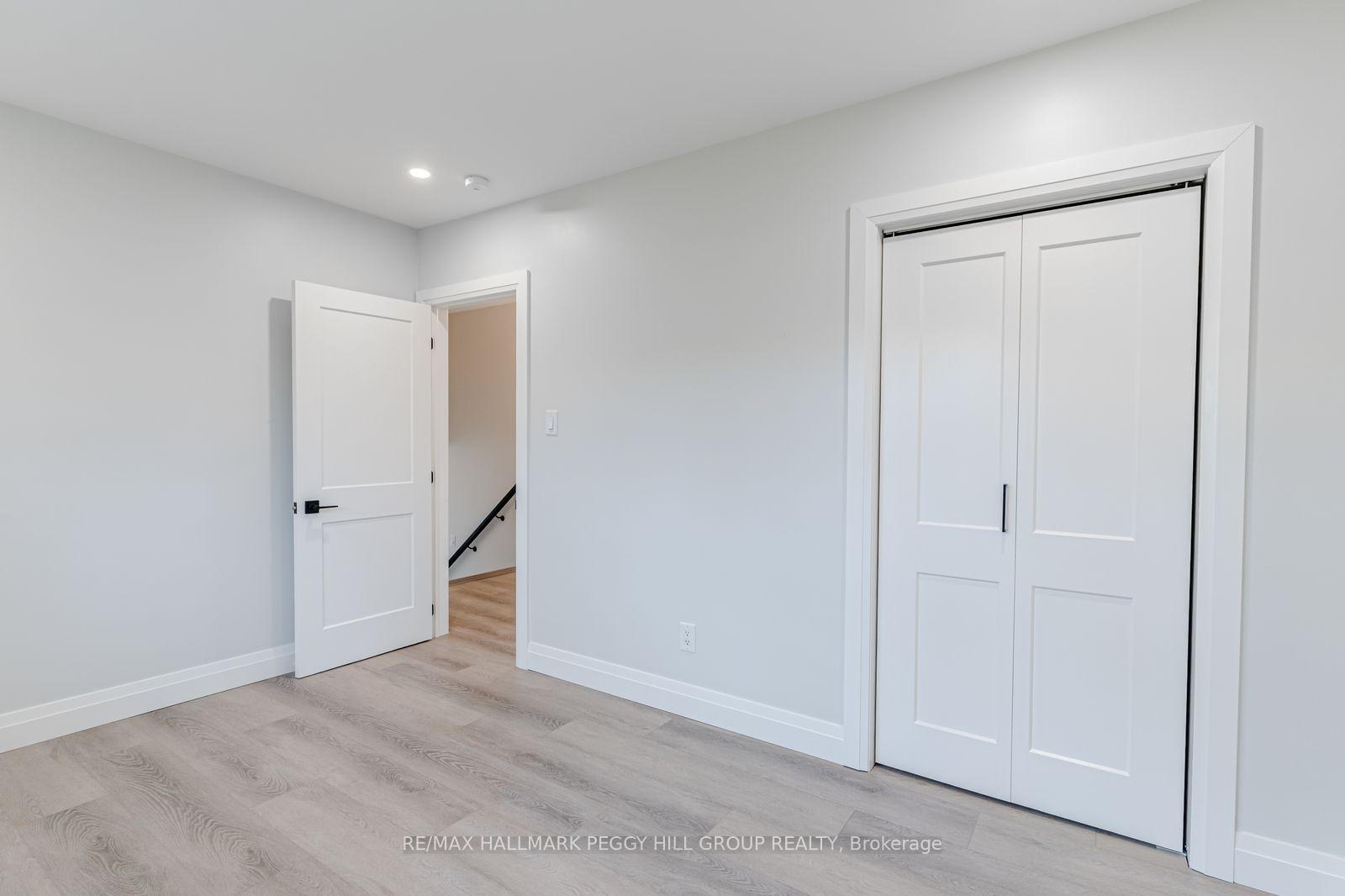 Photo 13 of Unit Upper, 20 Ottaway Avenue, Barrie, Wellington — HOMEH