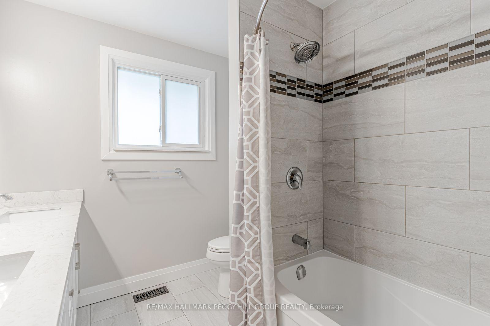 Photo 17 of Unit Upper, 20 Ottaway Avenue, Barrie, Wellington — HOMEH