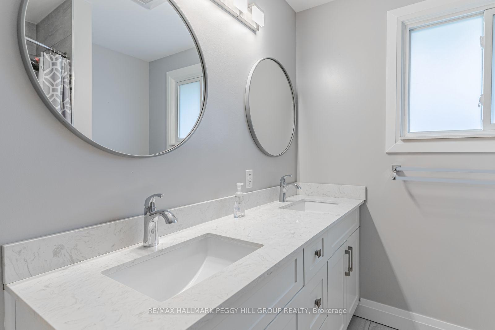 Photo 18 of Unit Upper, 20 Ottaway Avenue, Barrie, Wellington — HOMEH