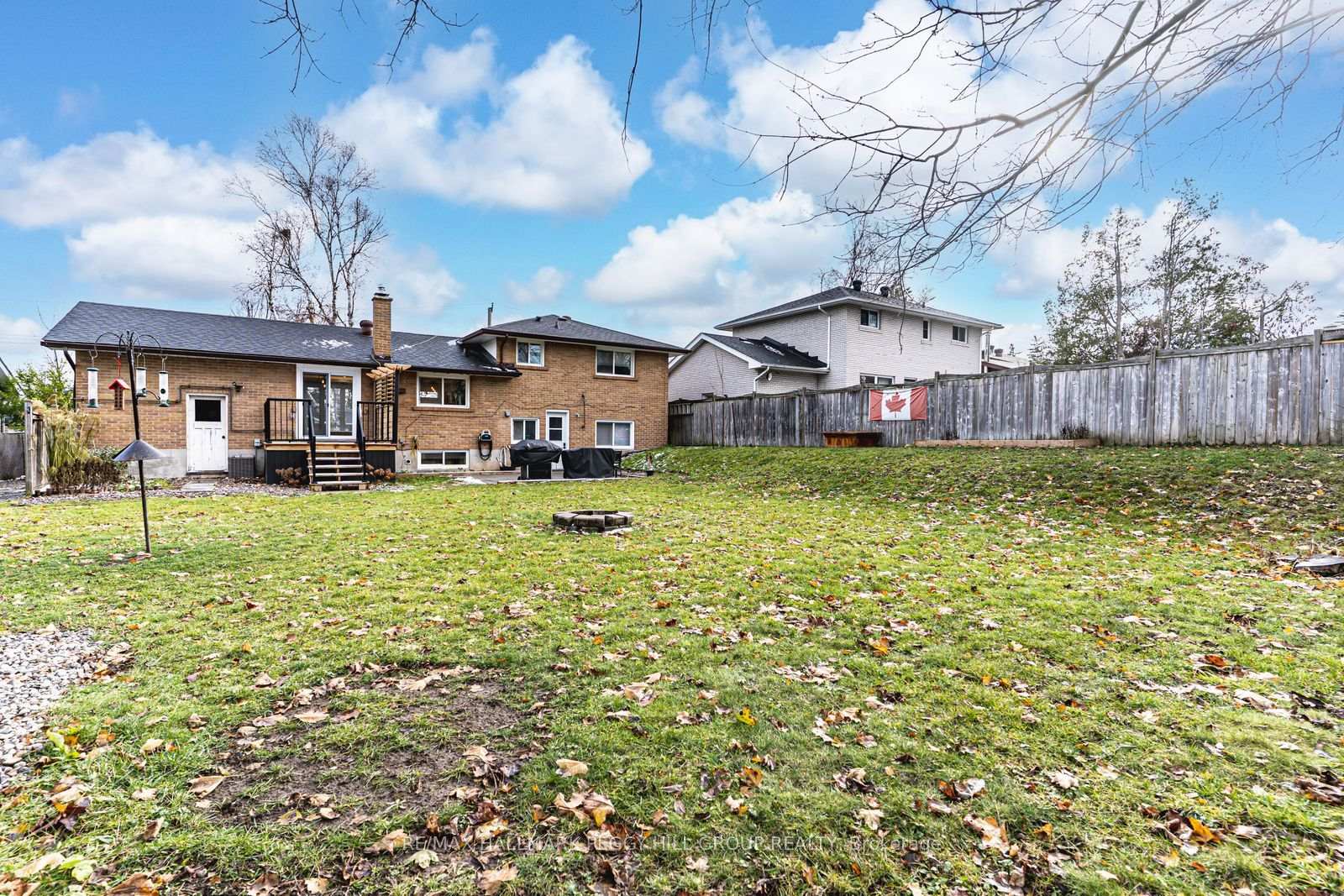 Photo 20 of Unit Upper, 20 Ottaway Avenue, Barrie, Wellington — HOMEH