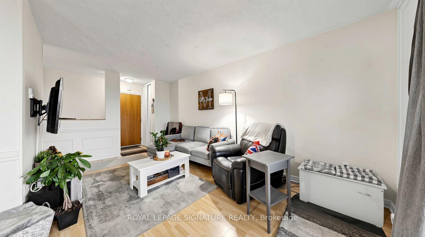 Photo 5 of Unit 402, 454 Centre Street S, Oshawa, Central — HOMEH
