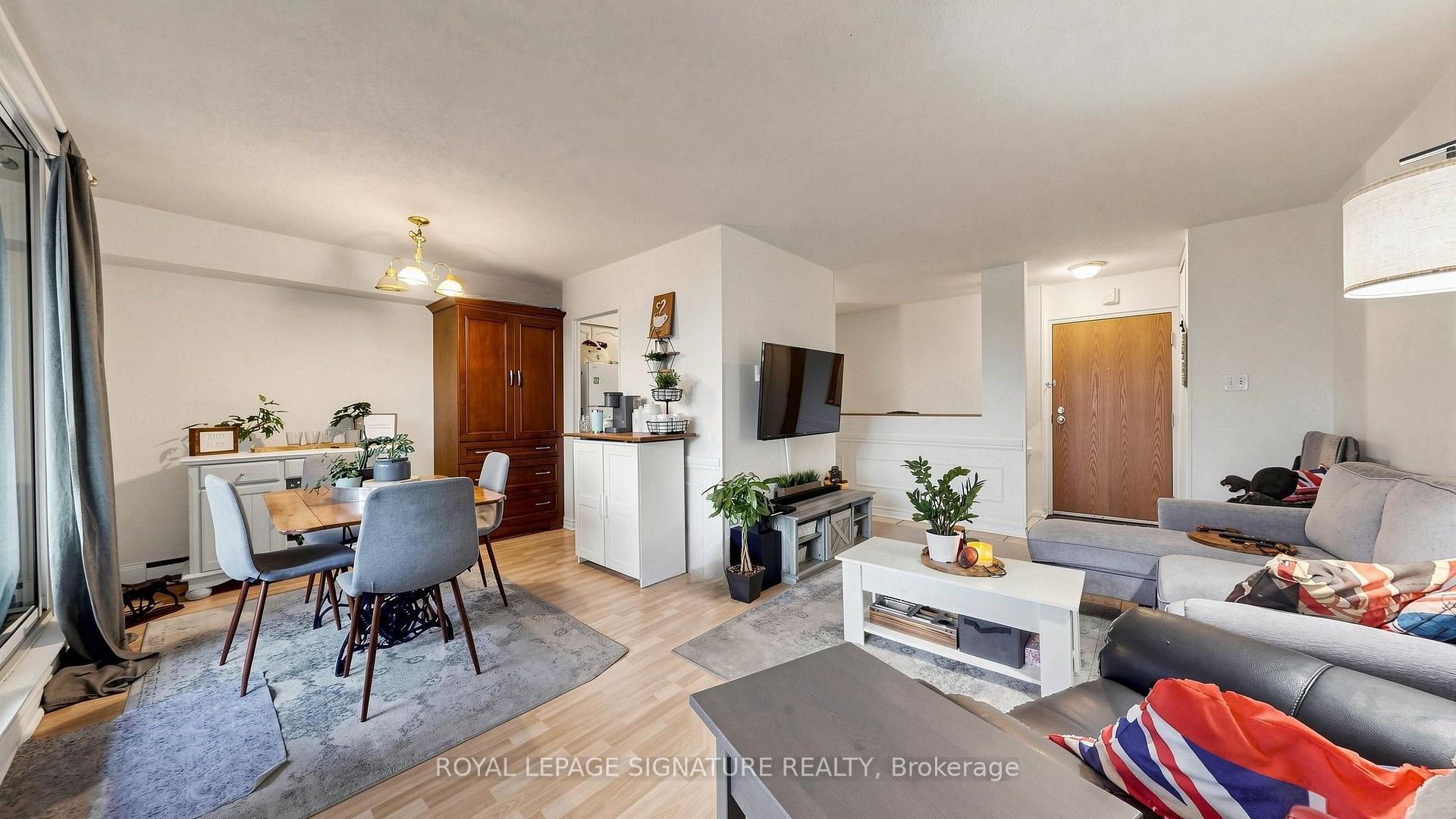 Photo 7 of Unit 402, 454 Centre Street S, Oshawa, Central — HOMEH