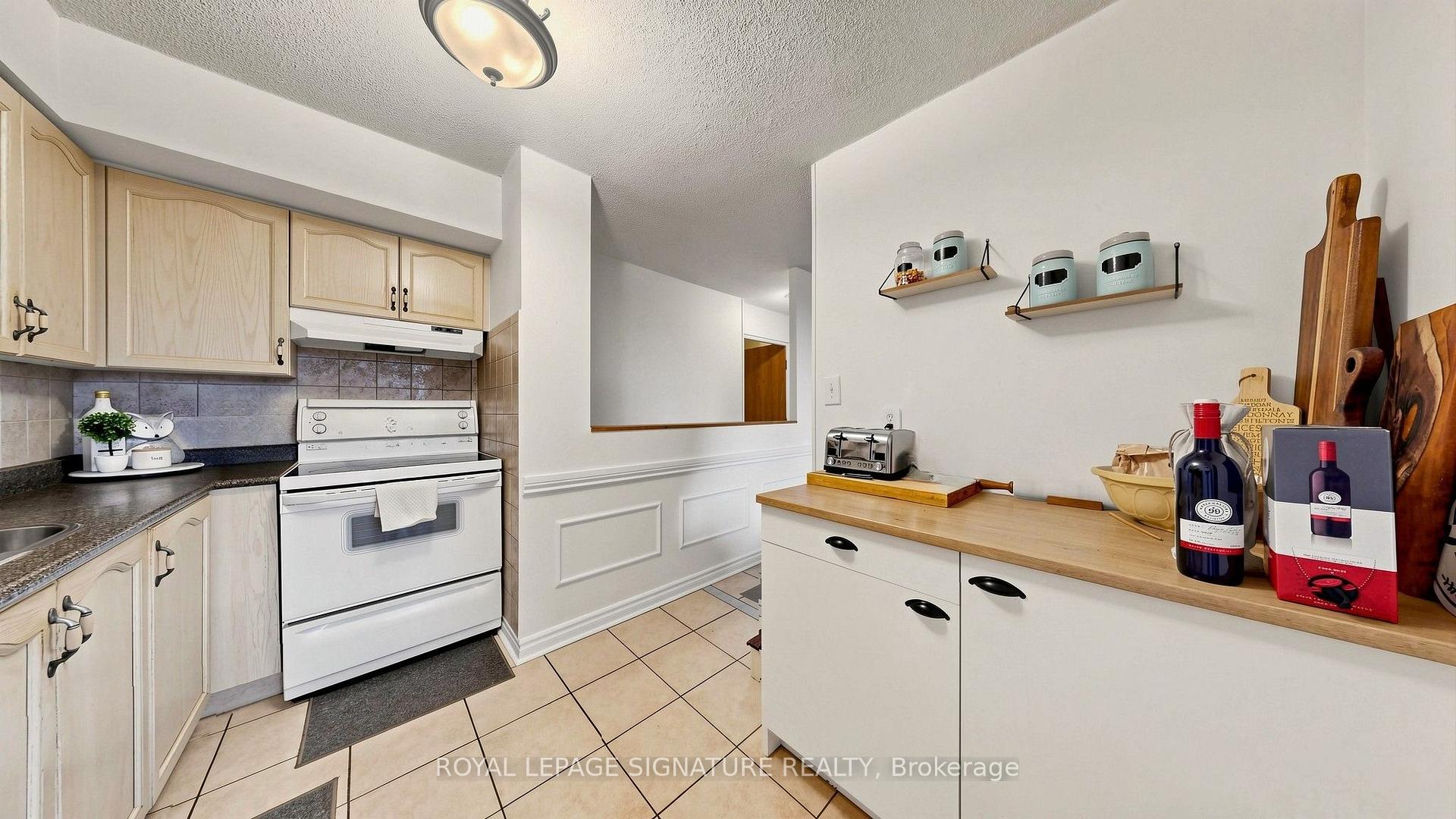 Photo 12 of Unit 402, 454 Centre Street S, Oshawa, Central — HOMEH