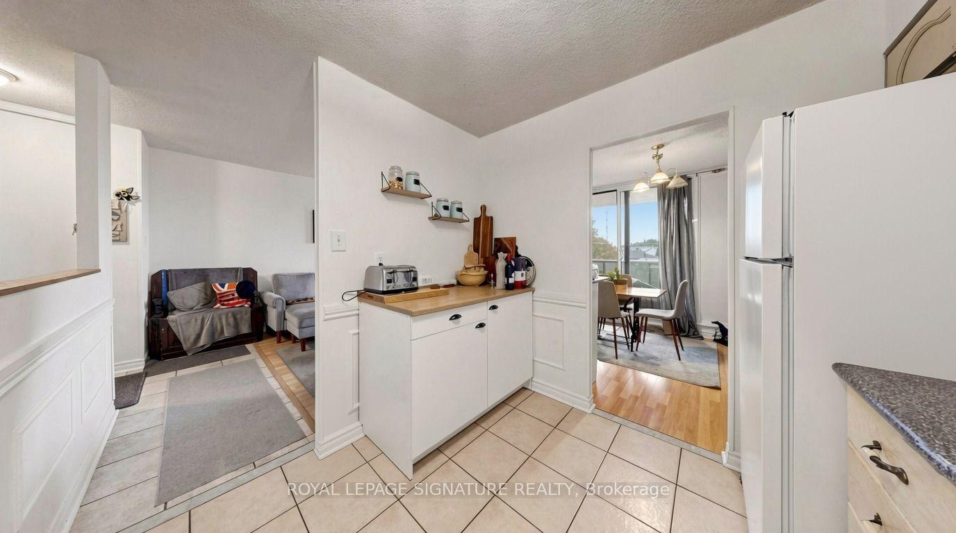 Photo 14 of Unit 402, 454 Centre Street S, Oshawa, Central — HOMEH