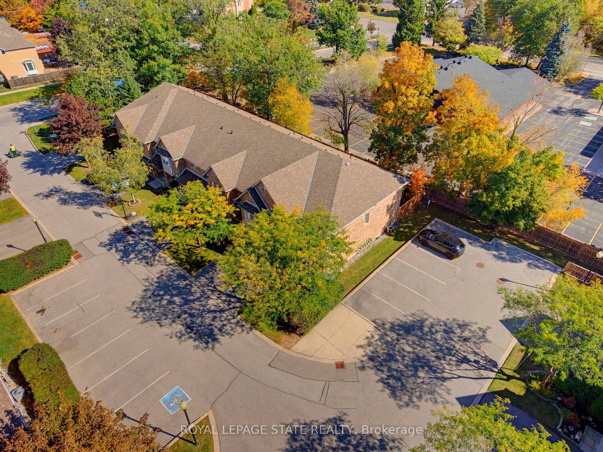 Photo 2 of Unit 29, 1276 Silvan Forest Drive, Burlington, Tansley — HOMEH