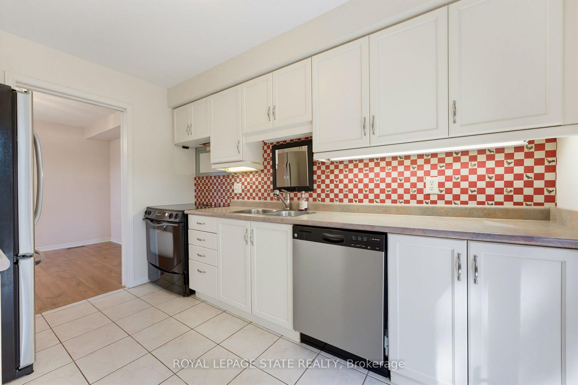 Photo 11 of Unit 29, 1276 Silvan Forest Drive, Burlington, Tansley — HOMEH