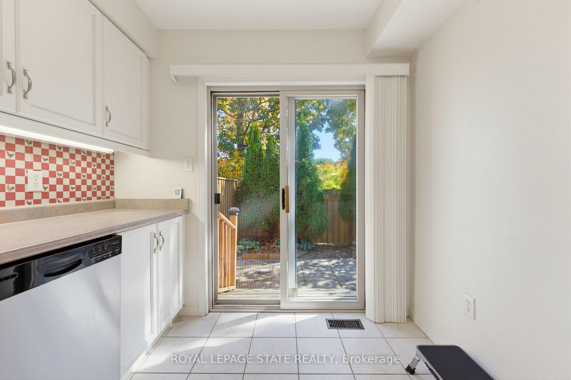 Photo 13 of Unit 29, 1276 Silvan Forest Drive, Burlington, Tansley — HOMEH