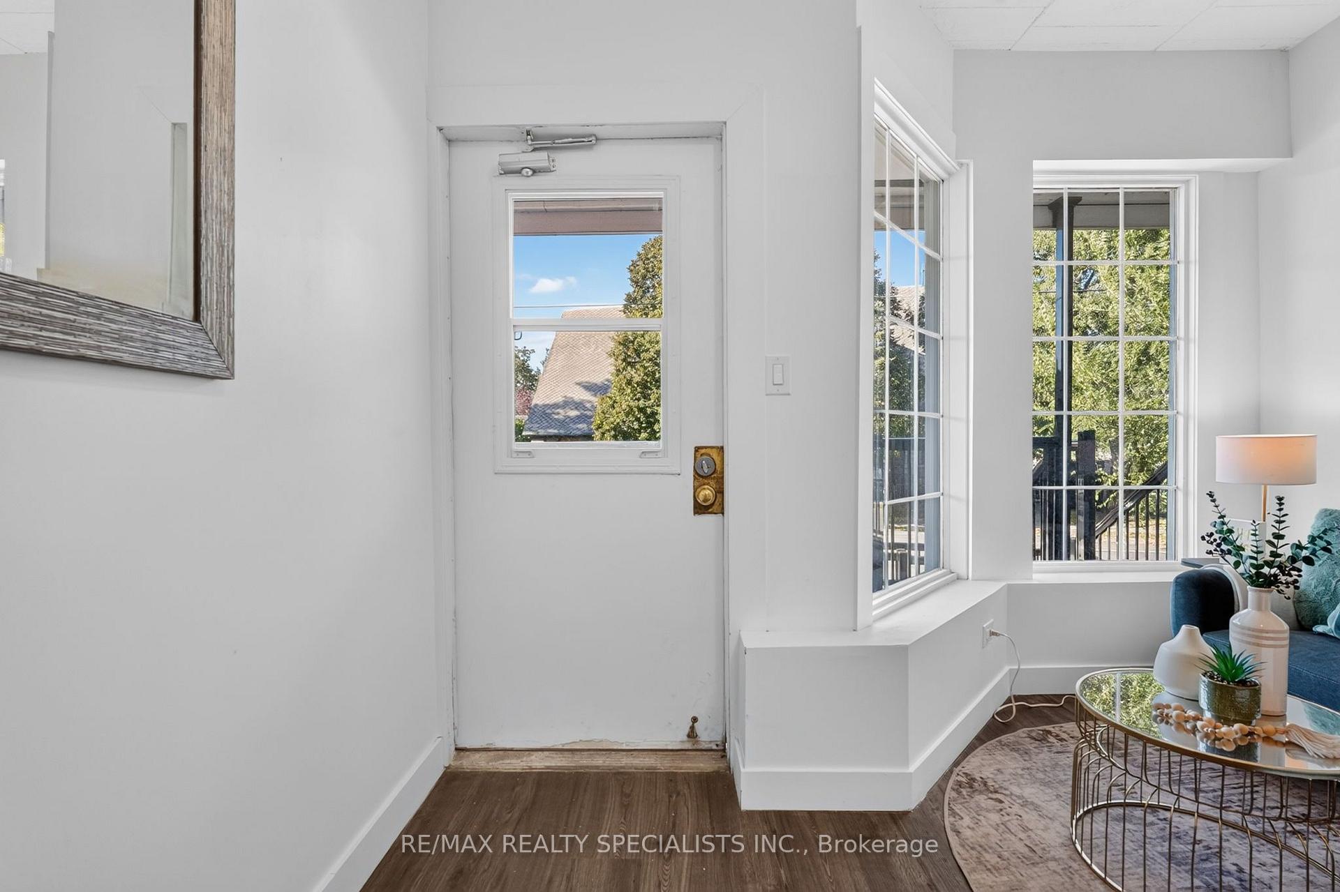 Photo 2 of Unit 11, 44 Queenston Street, St. Catharines, E. Chester — HOMEH