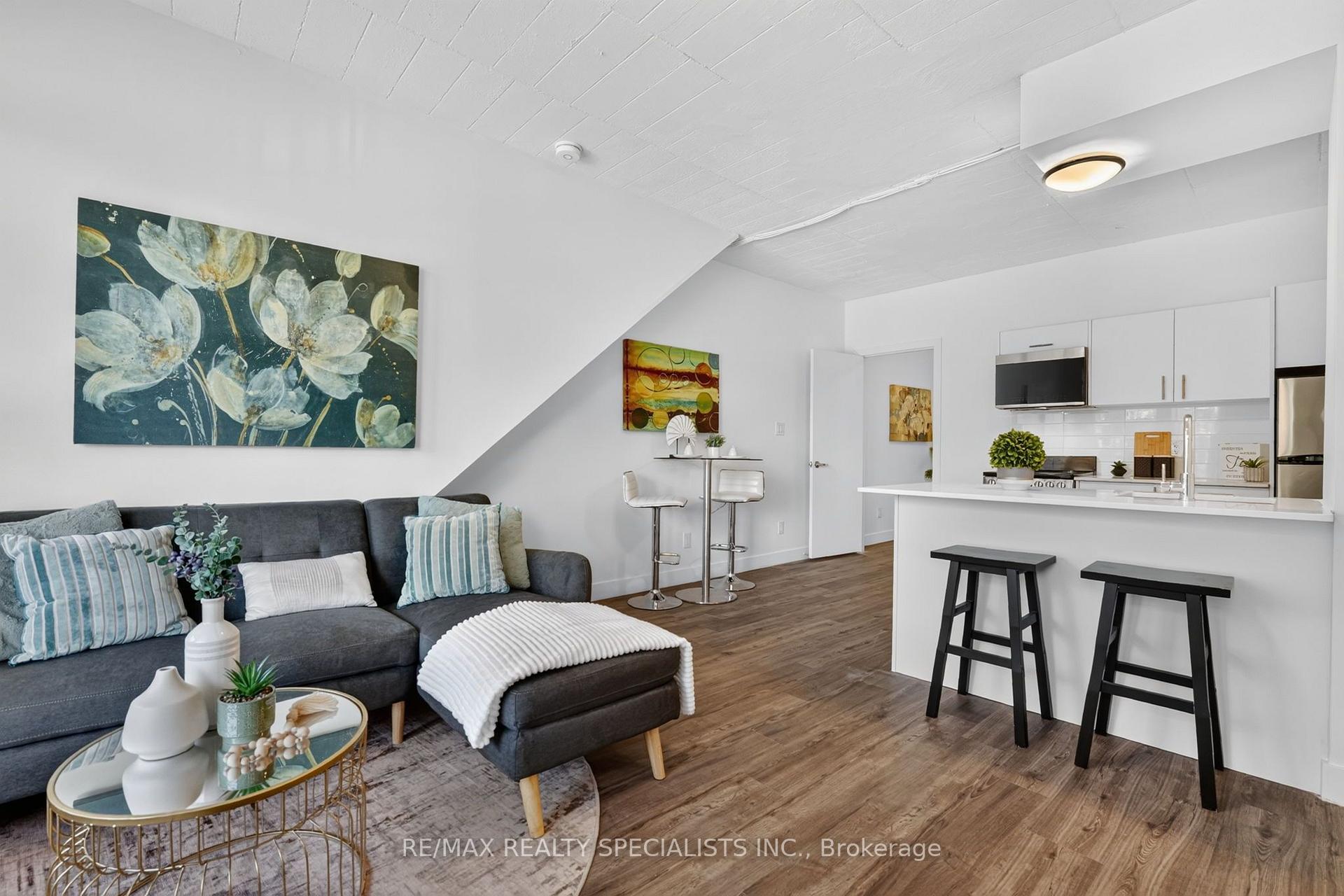 Photo 4 of Unit 11, 44 Queenston Street, St. Catharines, E. Chester — HOMEH