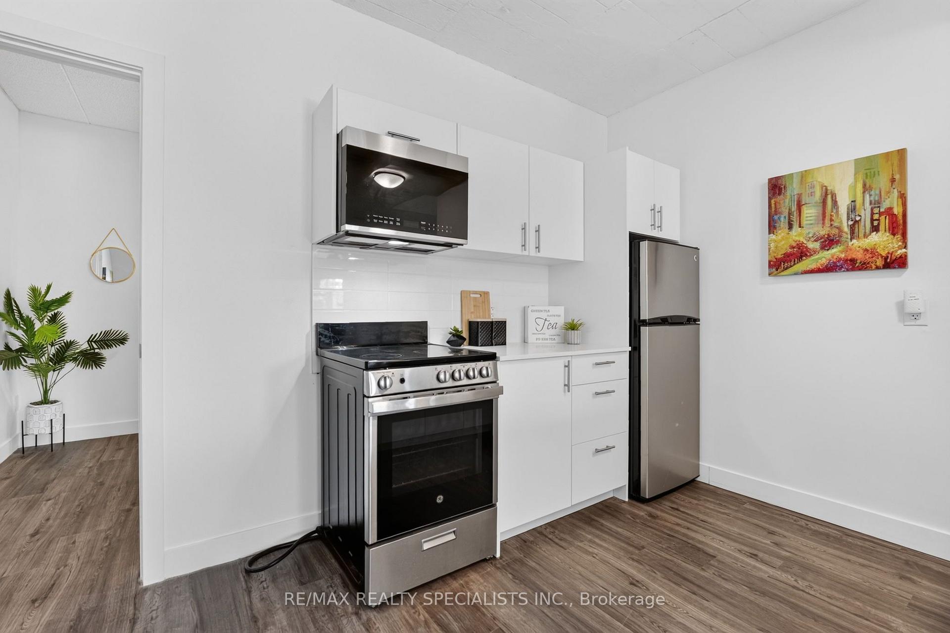 Photo 8 of Unit 11, 44 Queenston Street, St. Catharines, E. Chester — HOMEH