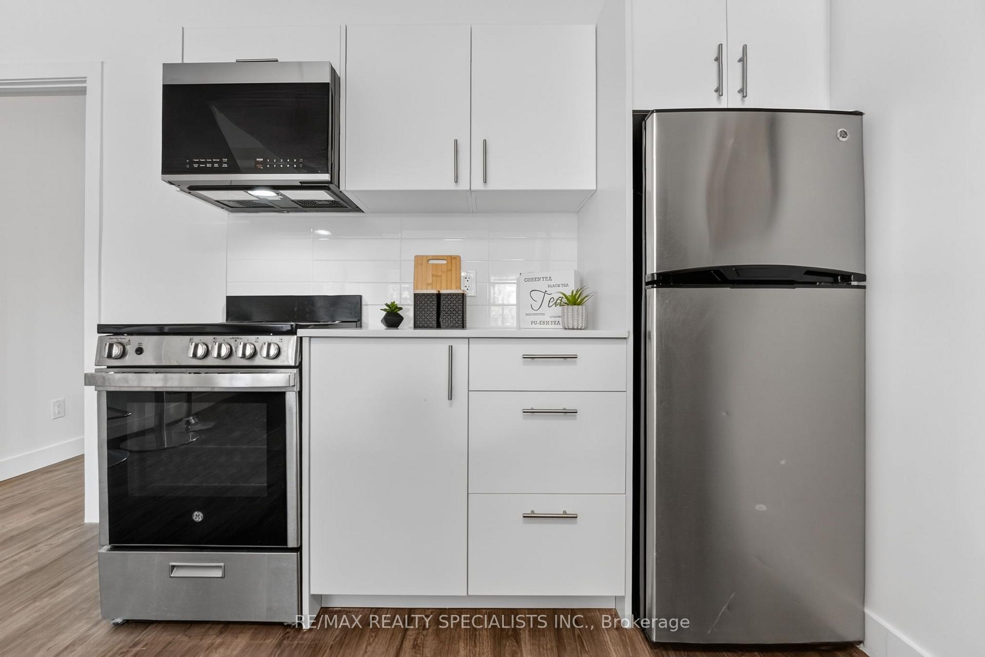Photo 12 of Unit 11, 44 Queenston Street, St. Catharines, E. Chester — HOMEH