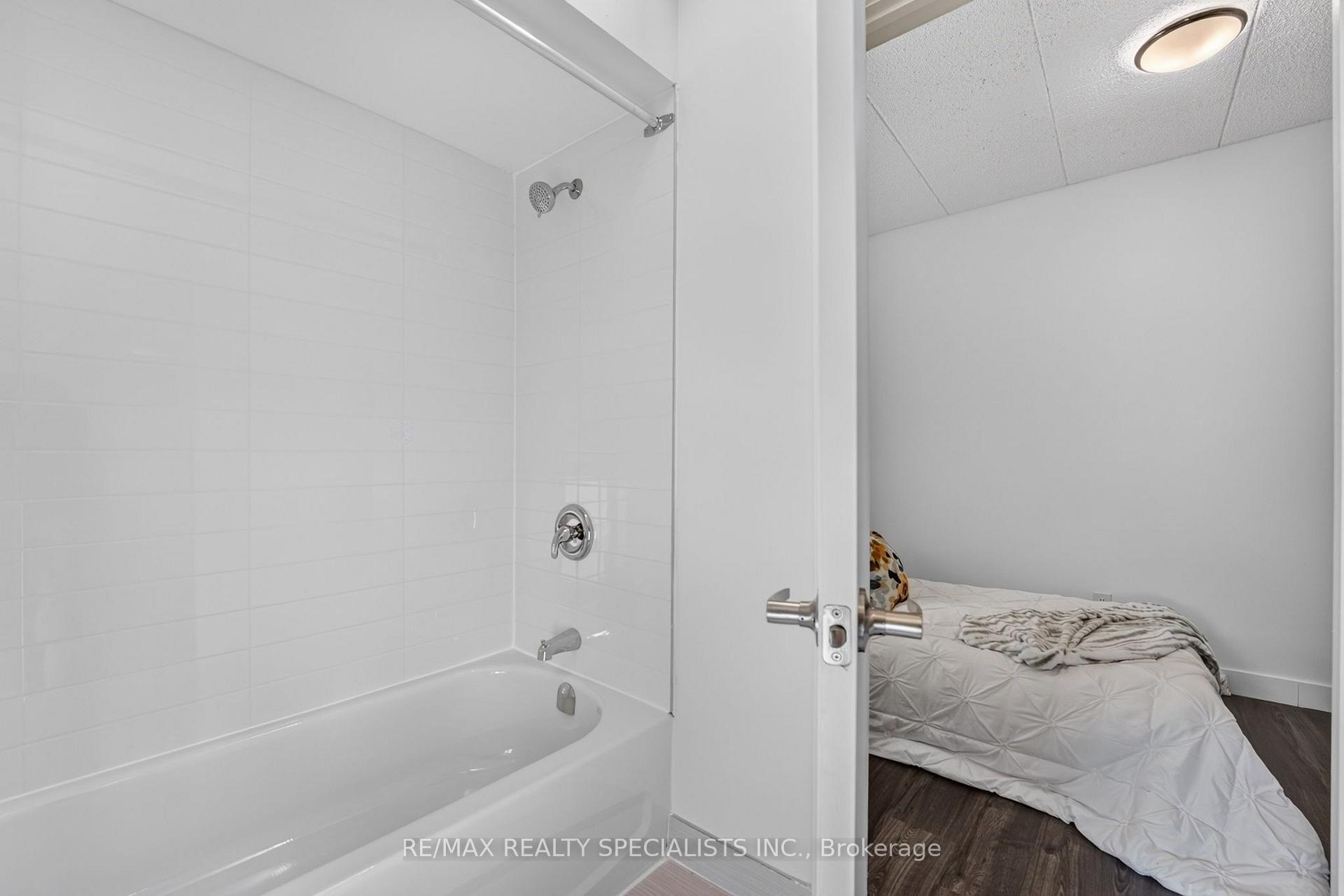 Photo 15 of Unit 11, 44 Queenston Street, St. Catharines, E. Chester — HOMEH