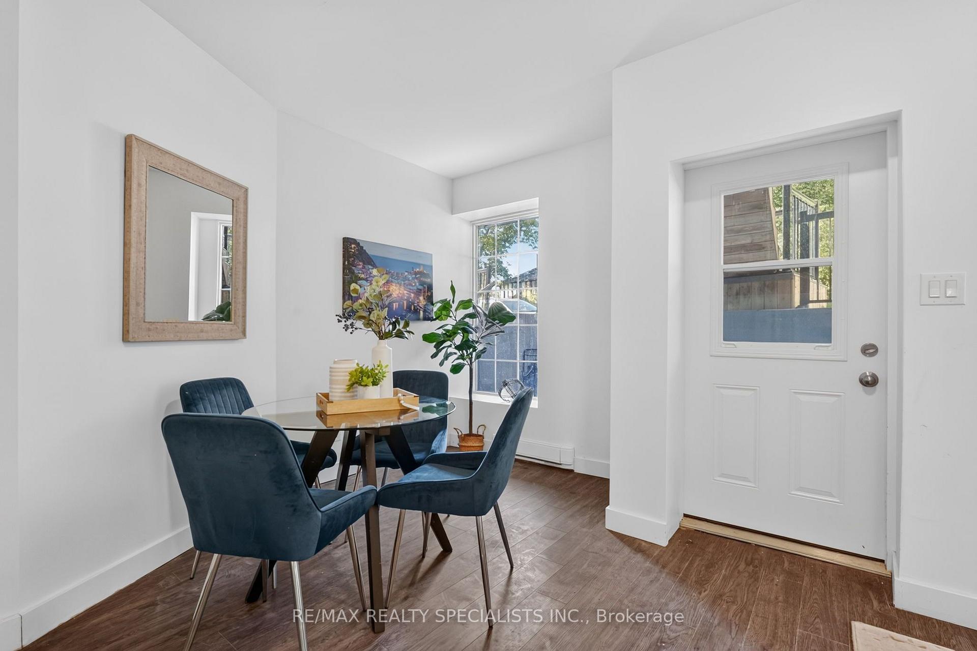 Photo 2 of Unit 1A, 44 Queenston Street, St. Catharines, E. Chester — HOMEH