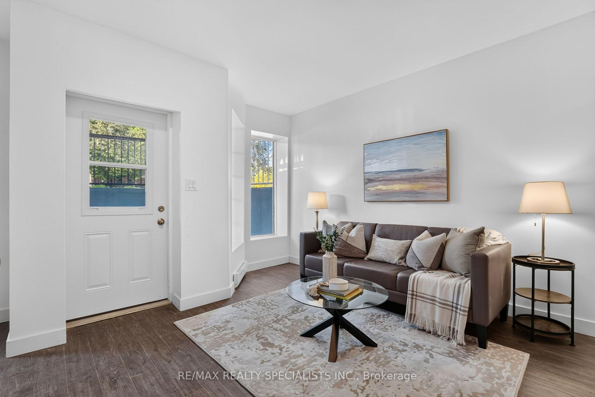 Photo 5 of Unit 1A, 44 Queenston Street, St. Catharines, E. Chester — HOMEH