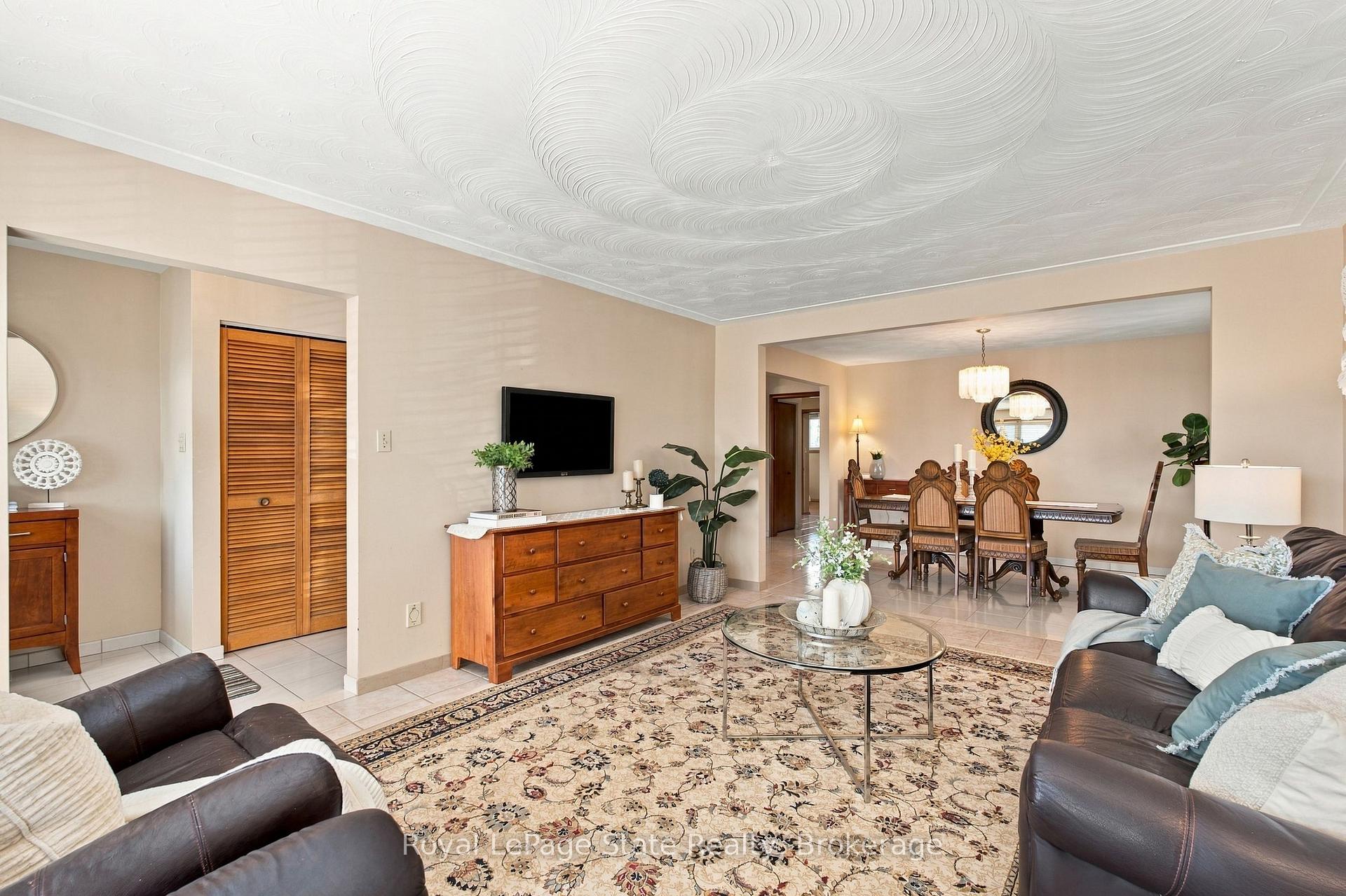 Photo 12 of 79 Oakland Drive, Hamilton, Kentley — HOMEH