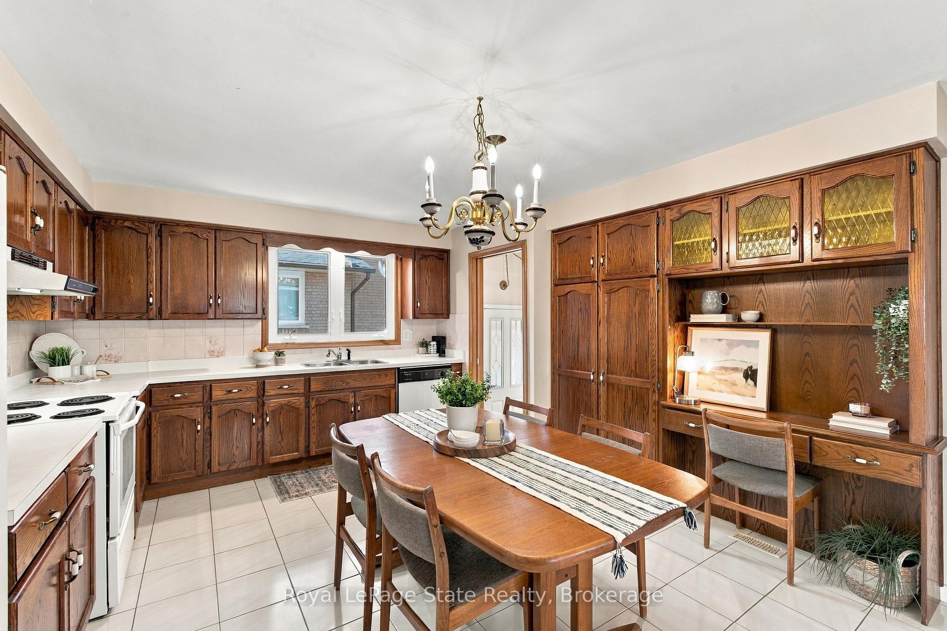 Photo 14 of 79 Oakland Drive, Hamilton, Kentley — HOMEH