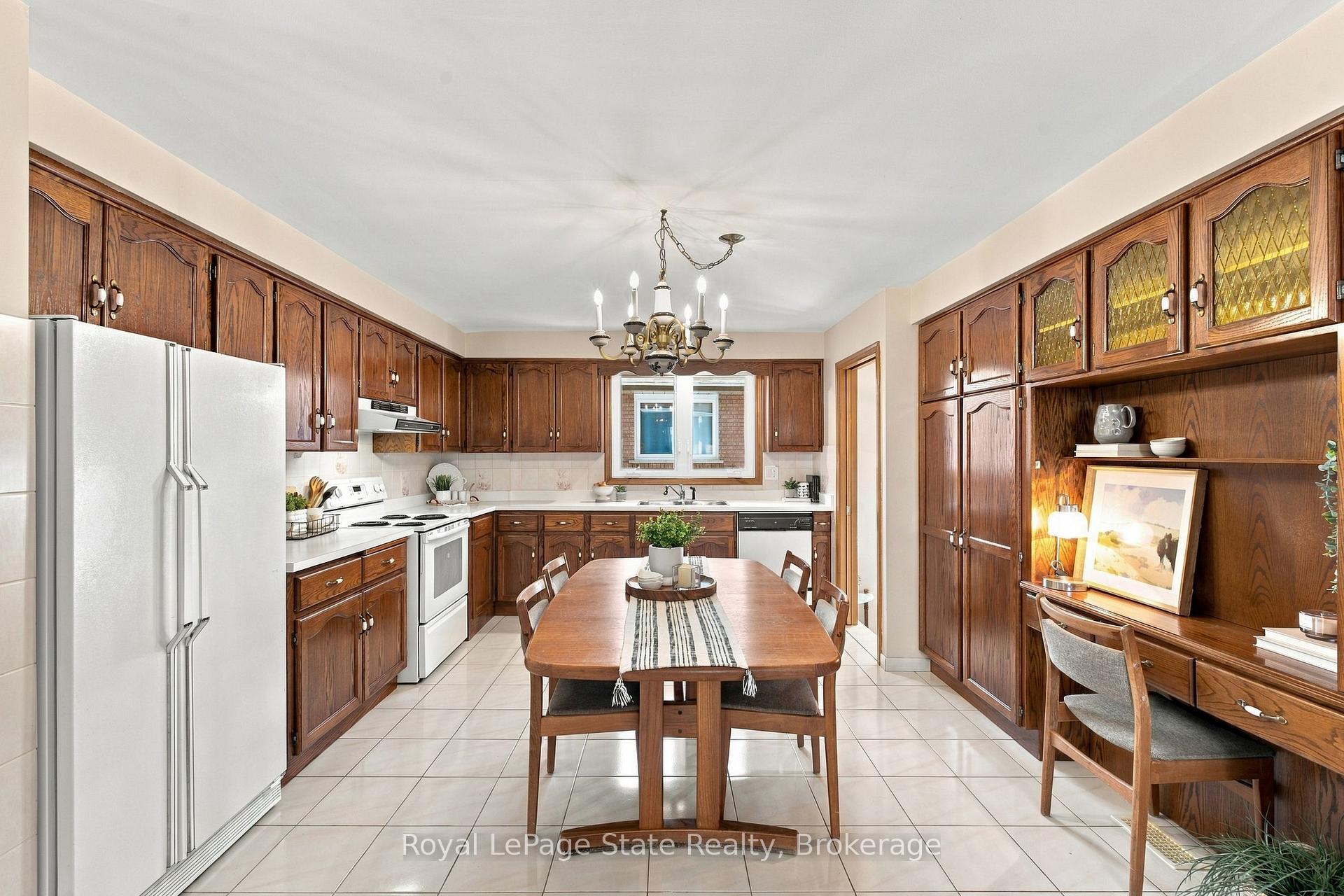Photo 15 of 79 Oakland Drive, Hamilton, Kentley — HOMEH