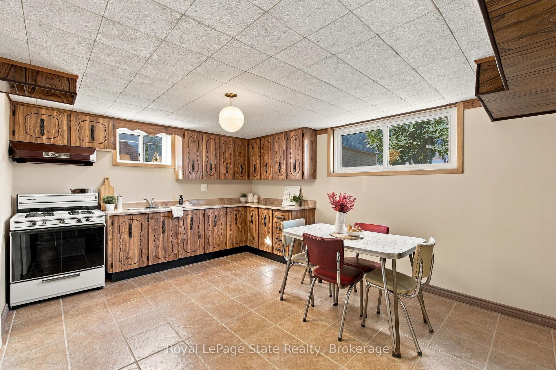 Photo 26 of 79 Oakland Drive, Hamilton, Kentley — HOMEH