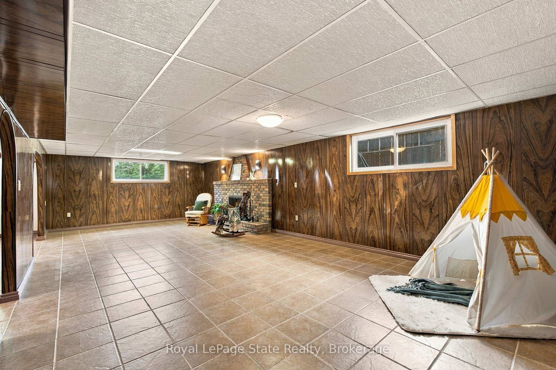 Photo 35 of 79 Oakland Drive, Hamilton, Kentley — HOMEH