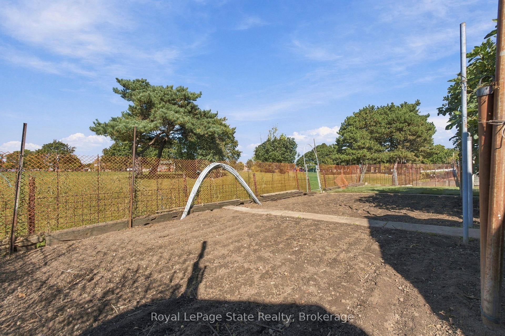 Photo 39 of 79 Oakland Drive, Hamilton, Kentley — HOMEH