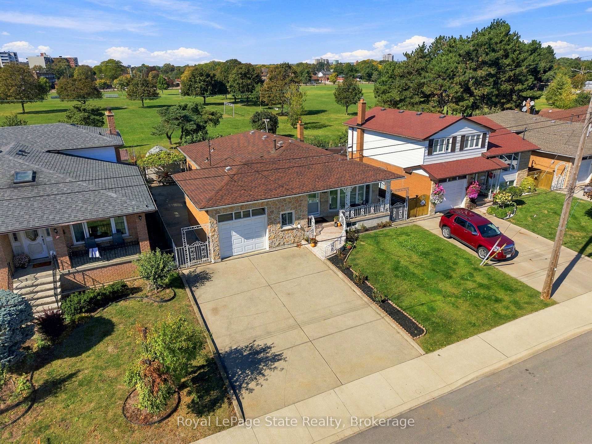 Photo 48 of 79 Oakland Drive, Hamilton, Kentley — HOMEH