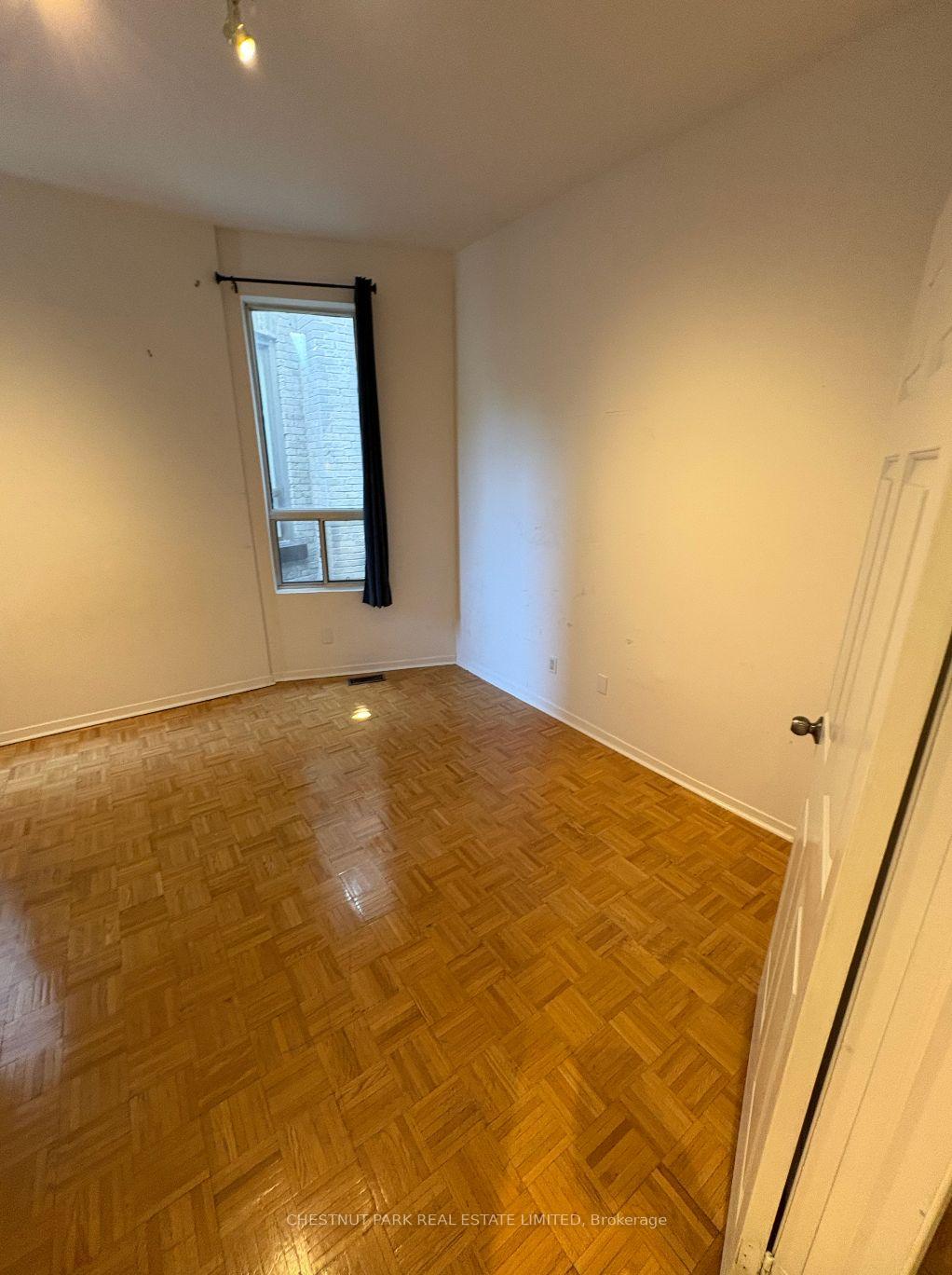 Photo 10 of Unit Main Floor, 435 Manning Avenue, Toronto, Palmerston-Little Italy — HOMEH