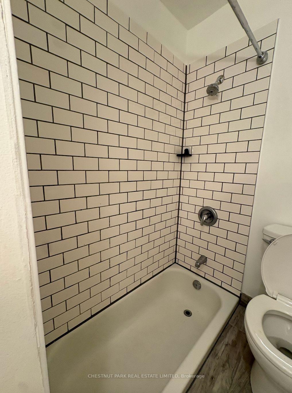 Photo 12 of Unit Main Floor, 435 Manning Avenue, Toronto, Palmerston-Little Italy — HOMEH