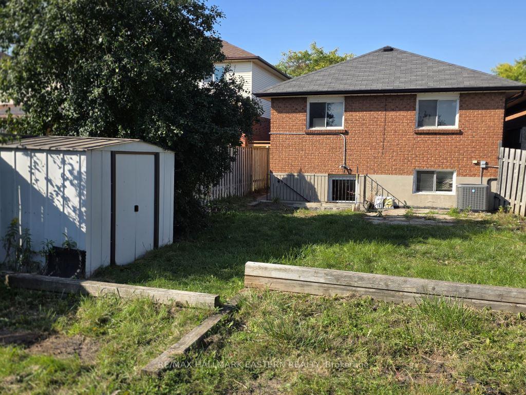 Photo 2 of 7 Turnberry Crescent, Clarington, Courtice — HOMEH