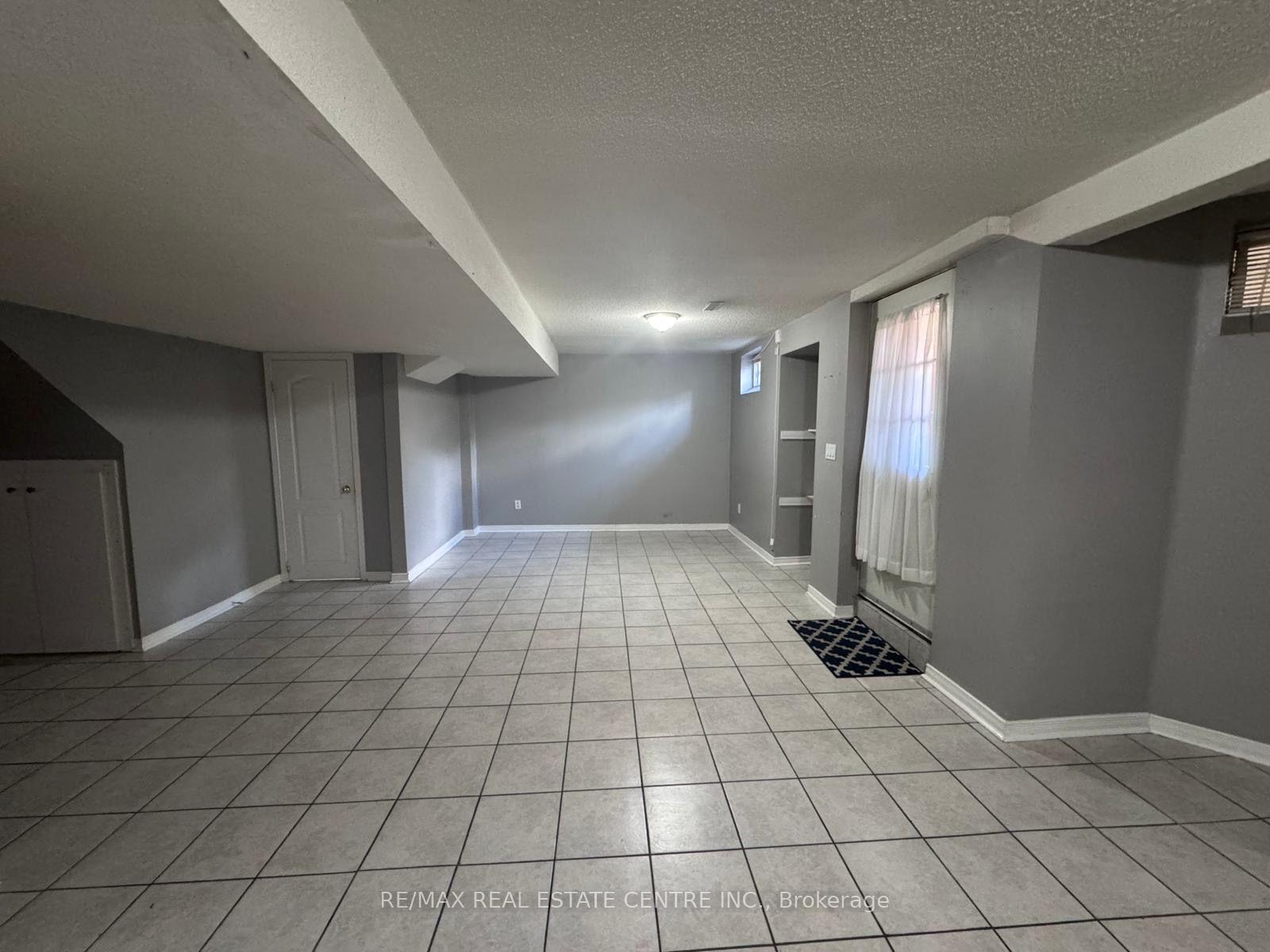 Photo 2 of 5112 Forestwalk Circle, Mississauga, Hurontario — HOMEH