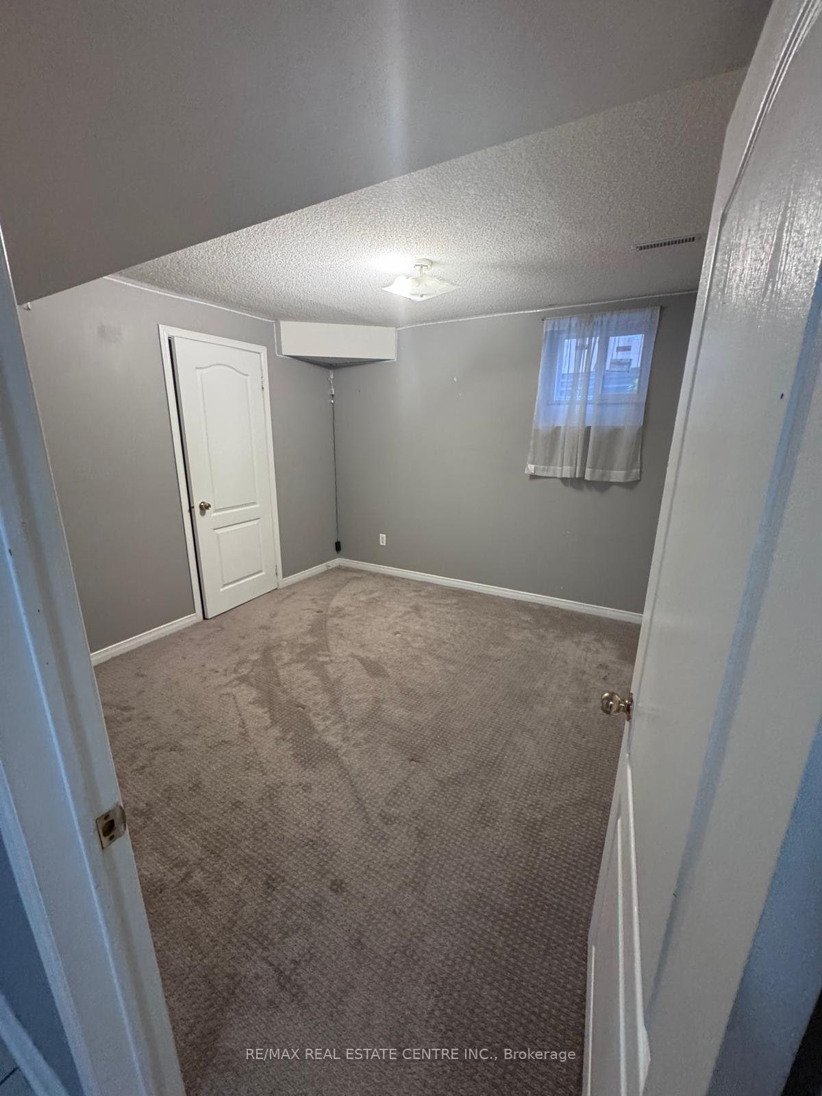 Photo 8 of 5112 Forestwalk Circle, Mississauga, Hurontario — HOMEH