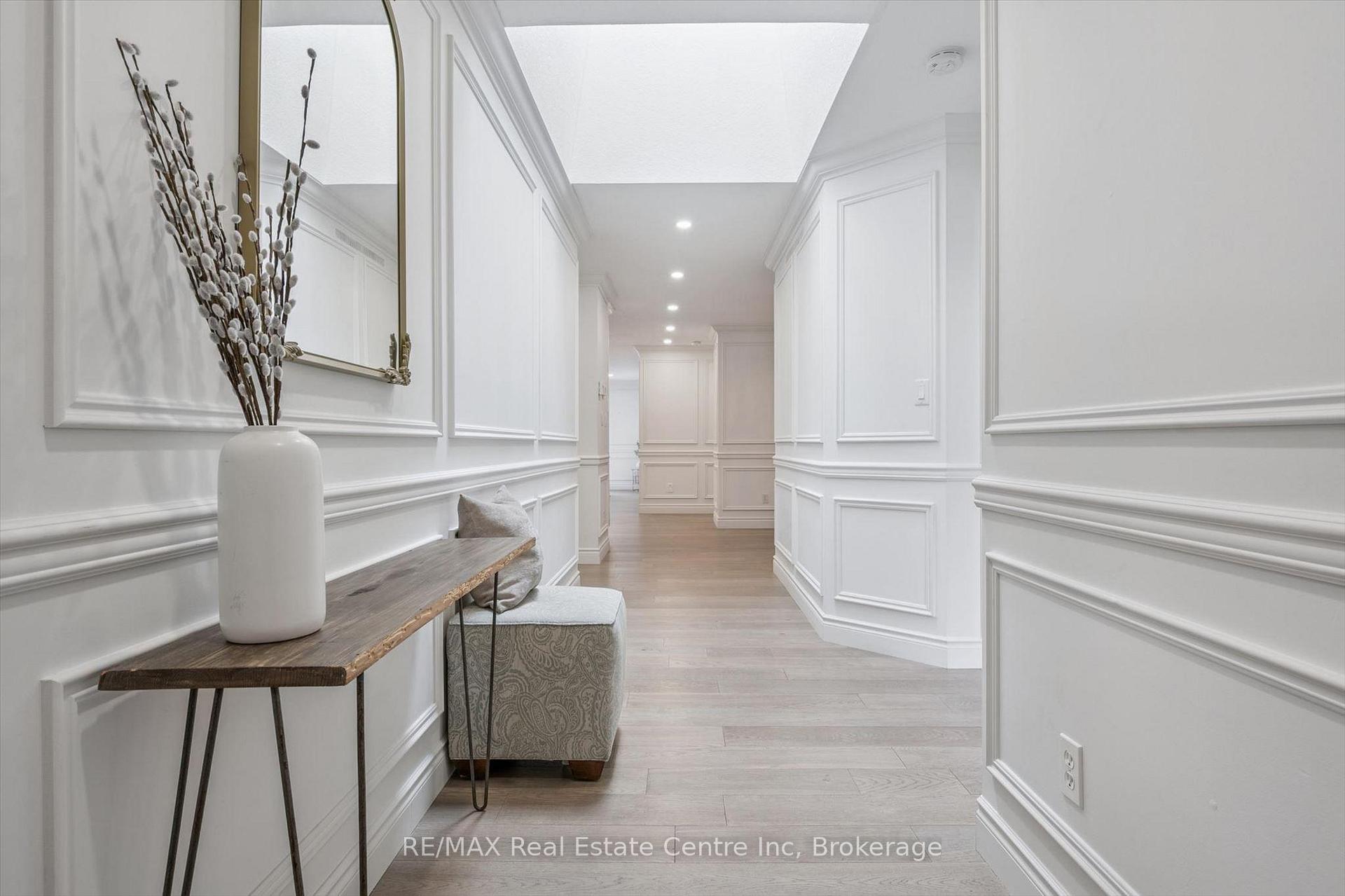 Photo 3 of 18 Keys Crescent, Guelph, Clairfields/Hanlon Business Park — HOMEH