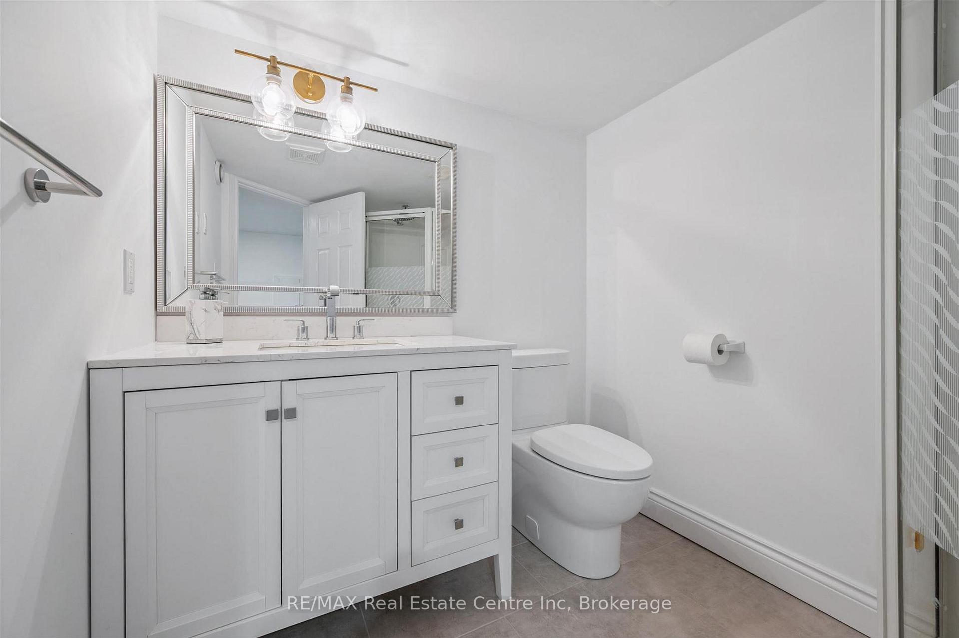 Photo 23 of 18 Keys Crescent, Guelph, Clairfields/Hanlon Business Park — HOMEH