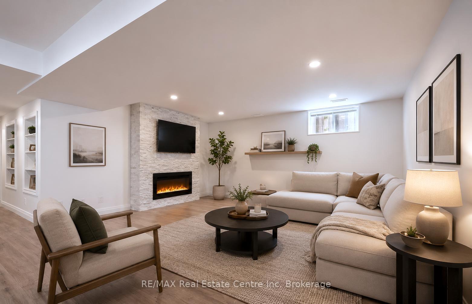 Photo 26 of 18 Keys Crescent, Guelph, Clairfields/Hanlon Business Park — HOMEH