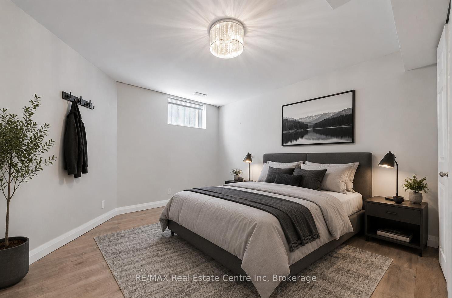 Photo 27 of 18 Keys Crescent, Guelph, Clairfields/Hanlon Business Park — HOMEH