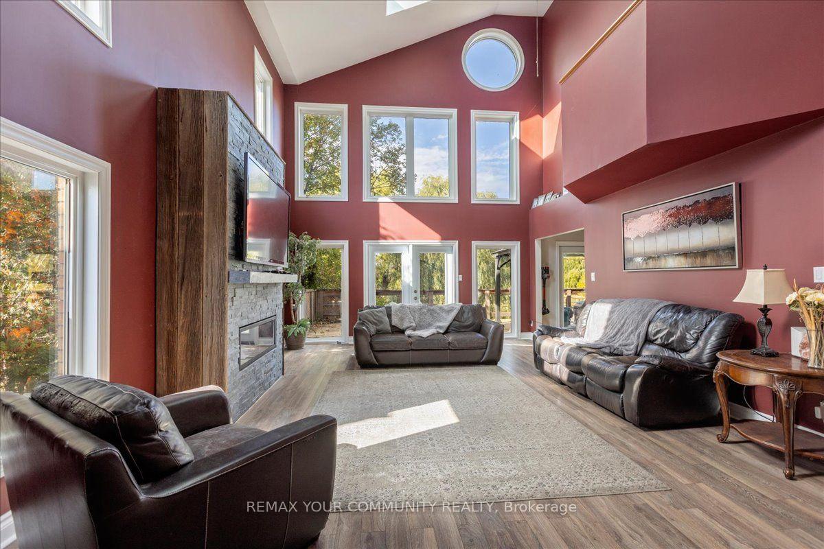Photo 9 of 76 Riverglen Drive, Georgina, Keswick South — HOMEH