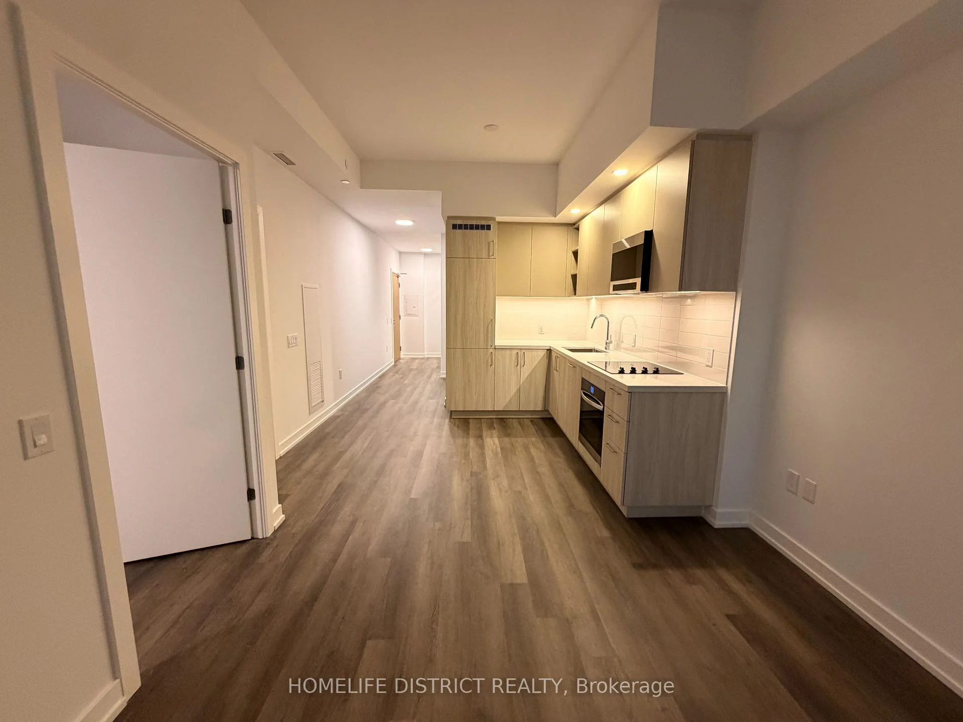 Photo 9 of Unit 515, 5 Meadowale Road E, Vaughan, Vaughan Corporate Centre — HOMEH