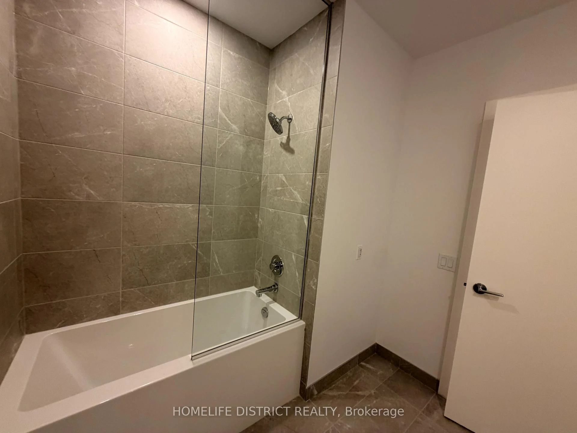 Photo 12 of Unit 515, 5 Meadowale Road E, Vaughan, Vaughan Corporate Centre — HOMEH