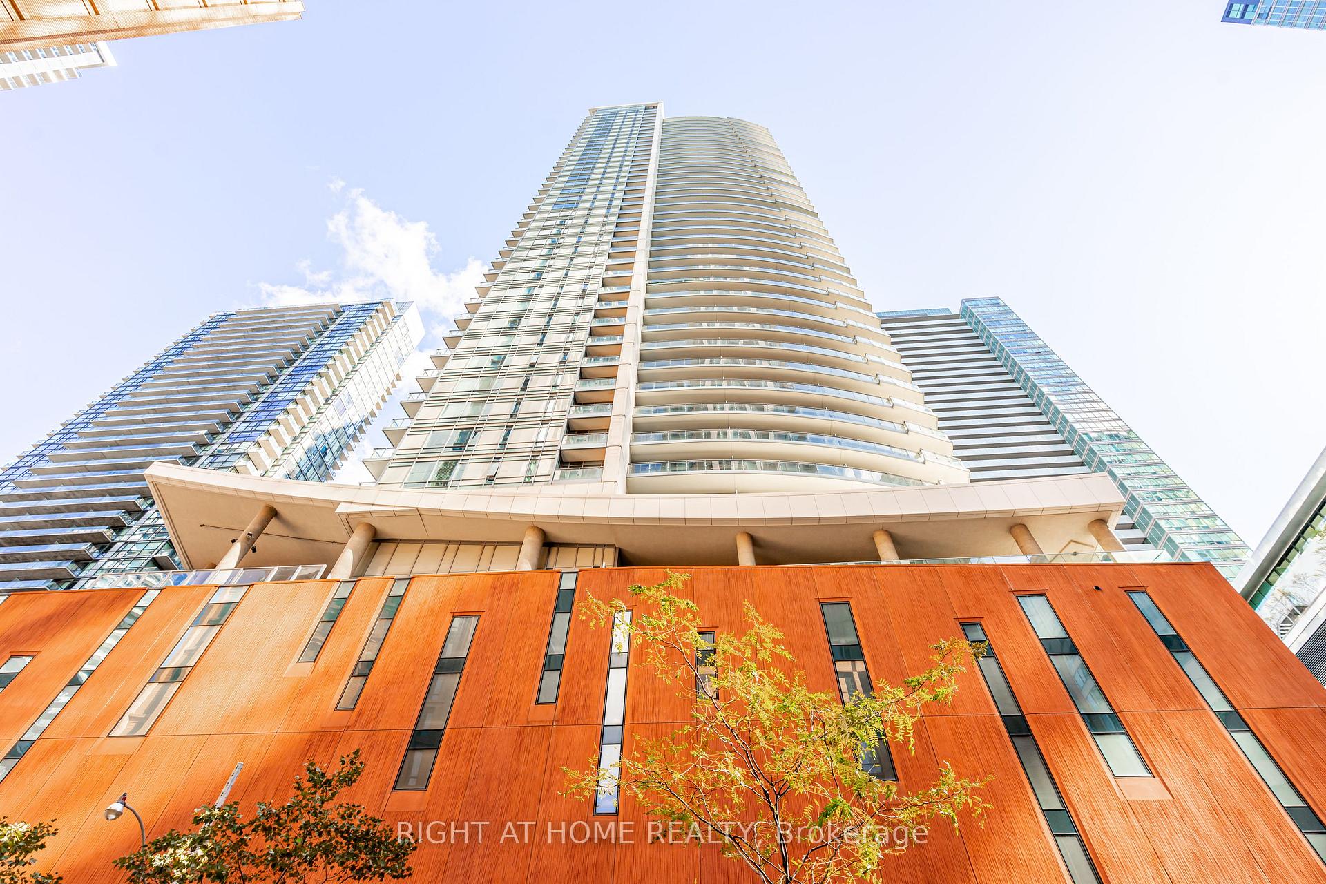 Photo of Unit 1808, 21 Widmer Street