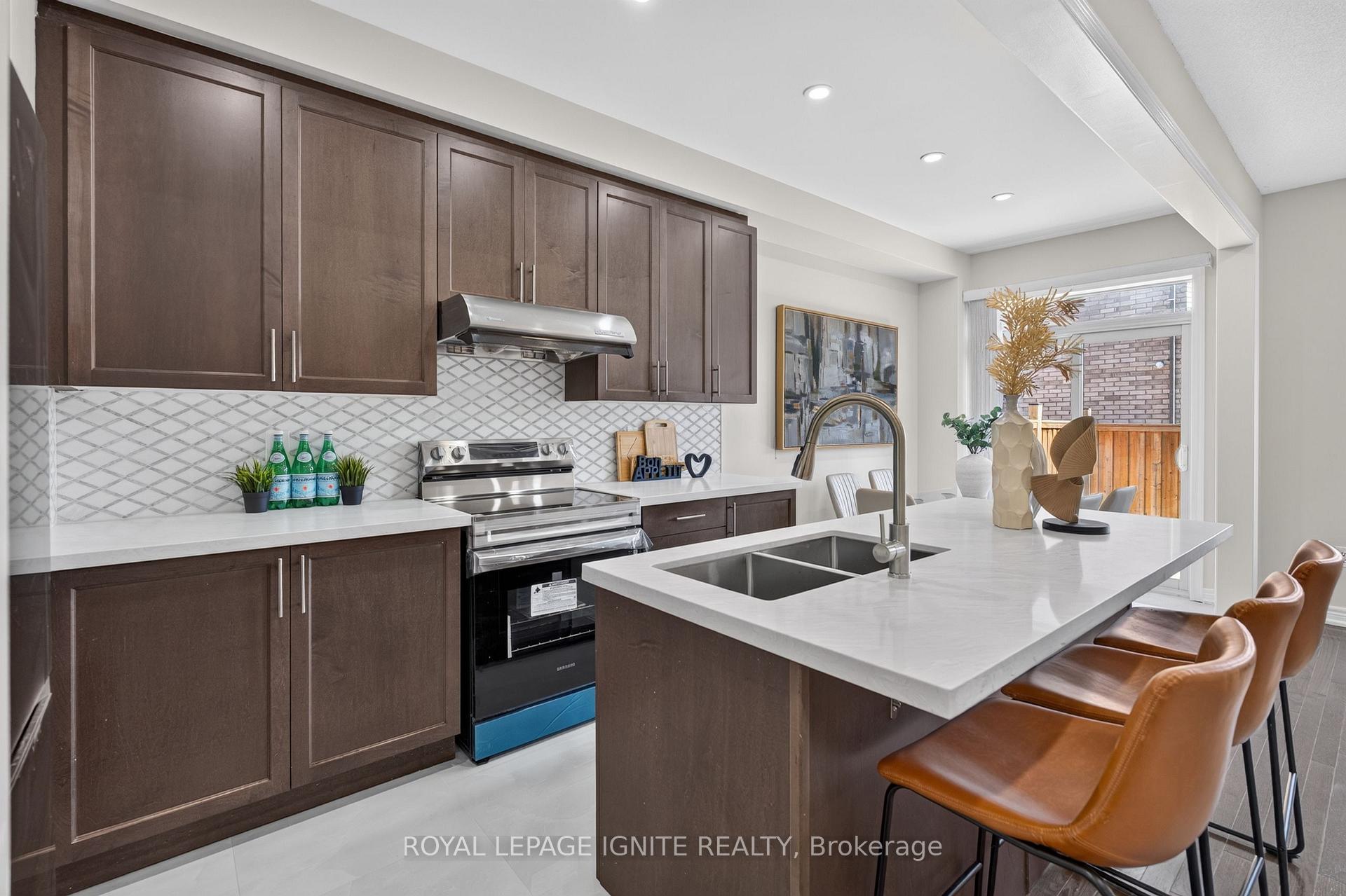 Photo 16 of 151 Adventura Road, Brampton, Northwest Brampton — HOMEH