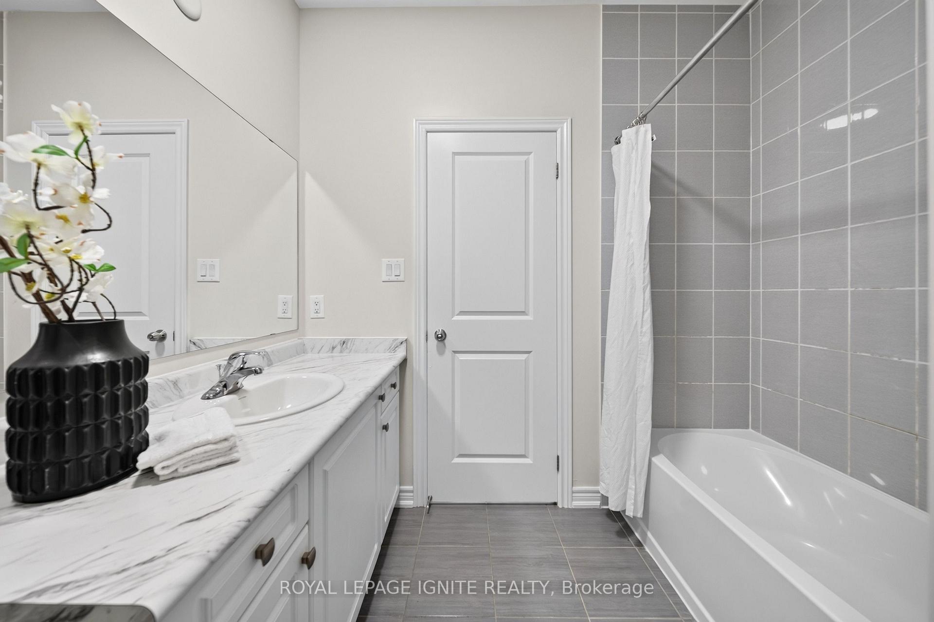 Photo 24 of 151 Adventura Road, Brampton, Northwest Brampton — HOMEH