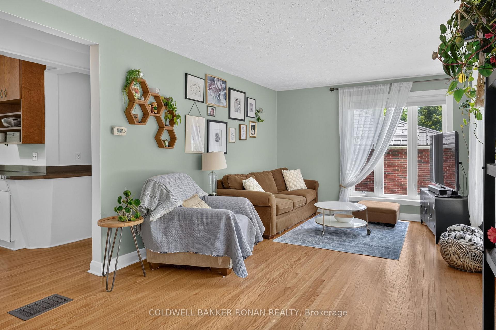 Photo 8 of 9 Vine Street, Barrie, Sunnidale — HOMEH