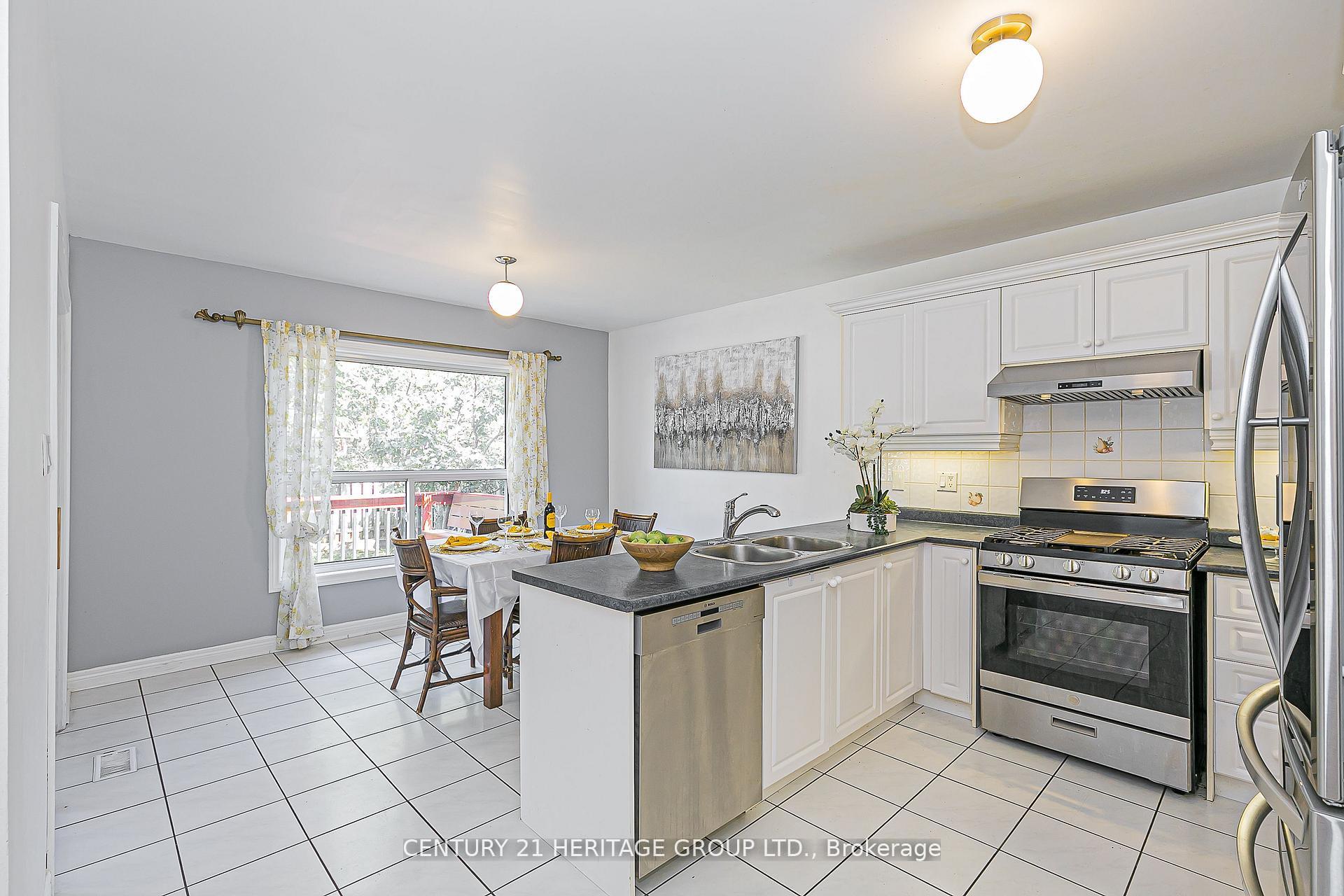 Photo 9 of 29 Eminence Road, Vaughan, Patterson — HOMEH