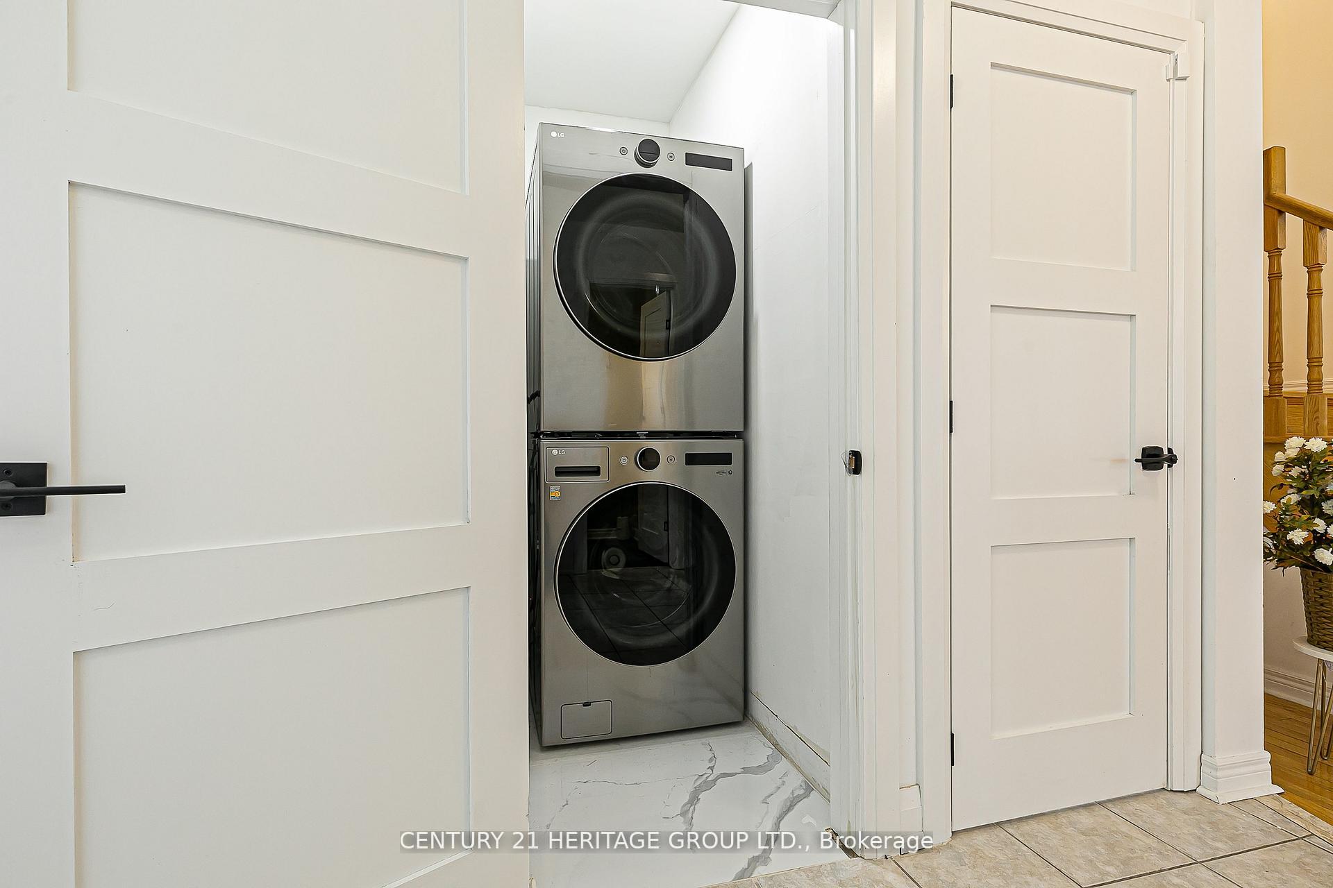 Photo 16 of 29 Eminence Road, Vaughan, Patterson — HOMEH